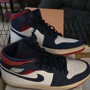 Size 10.5 Jordan Air Jordan 1 Mid SE White and University Red